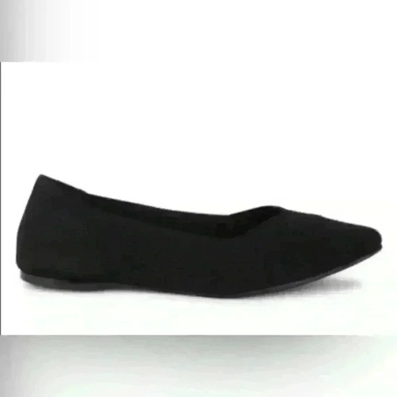 Mia Kerri Point-Toe Black Flats
Size 6.5 - Picture 1 of 9